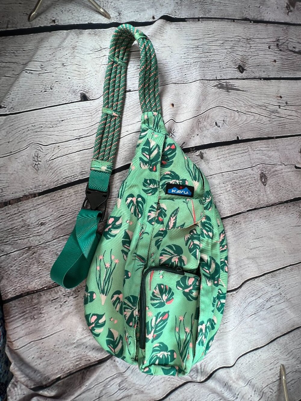 KAVU Green Rope Bag Sling Crossbody Backpack Hiking Travel Bag Tropical Leaves